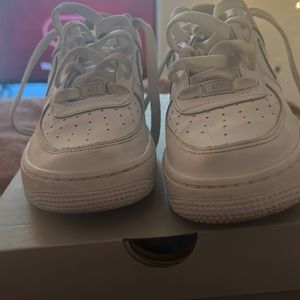 4.5 shoes size comes with box will be cleaned before shipped ❤️